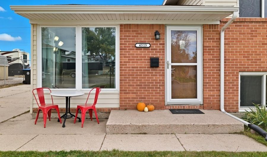 4513 E 6TH St, Cheyenne, WY 82001 - 3 Beds, 2 Bath