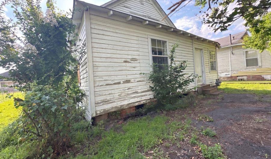 604 Central Ave, Belzoni, MS 39038 - 3 Beds, 1 Bath
