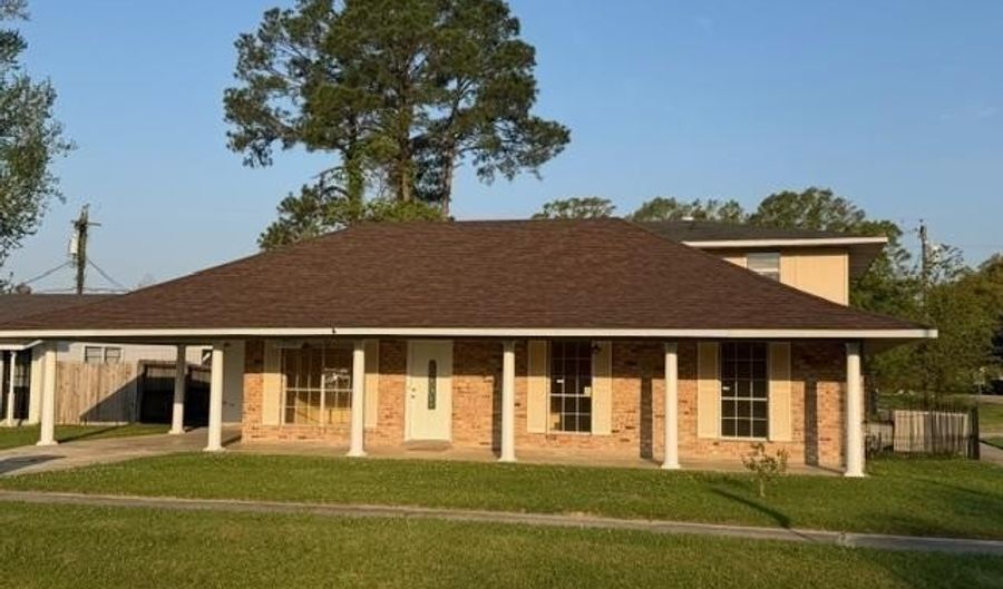 1789 Lombard Drive, Baton Rouge, LA 70810 - 5 Beds, 3 Bath