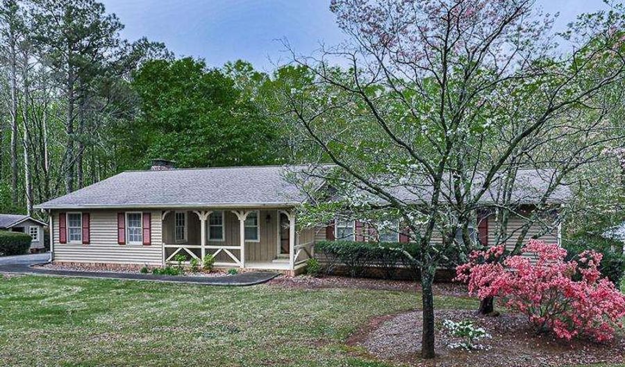 4445 Moon Sta, Acworth, GA 30101 - 3 Beds, 2 Bath