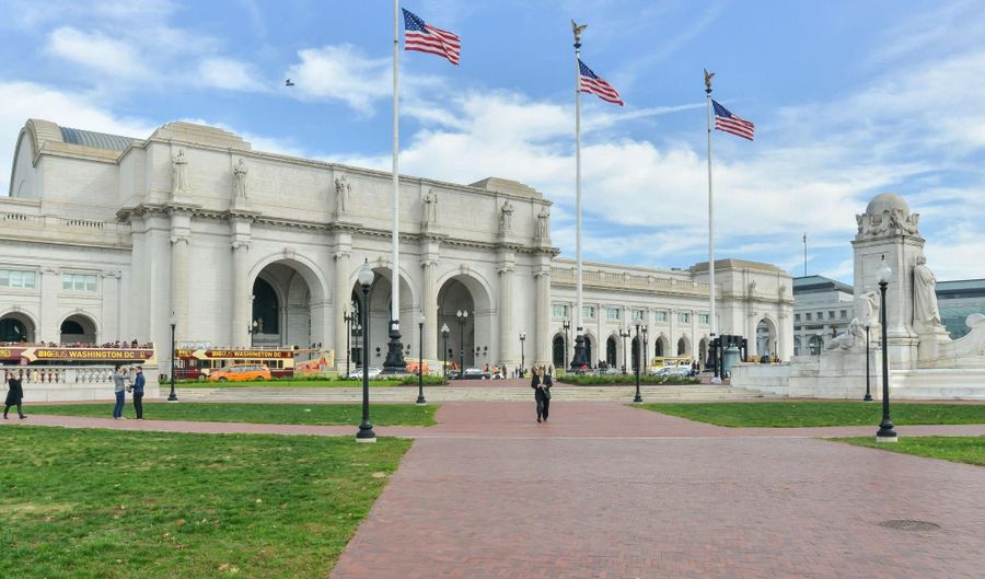 1027 6TH St NE, Washington, DC 20001 - 4 Beds, 2 Bath