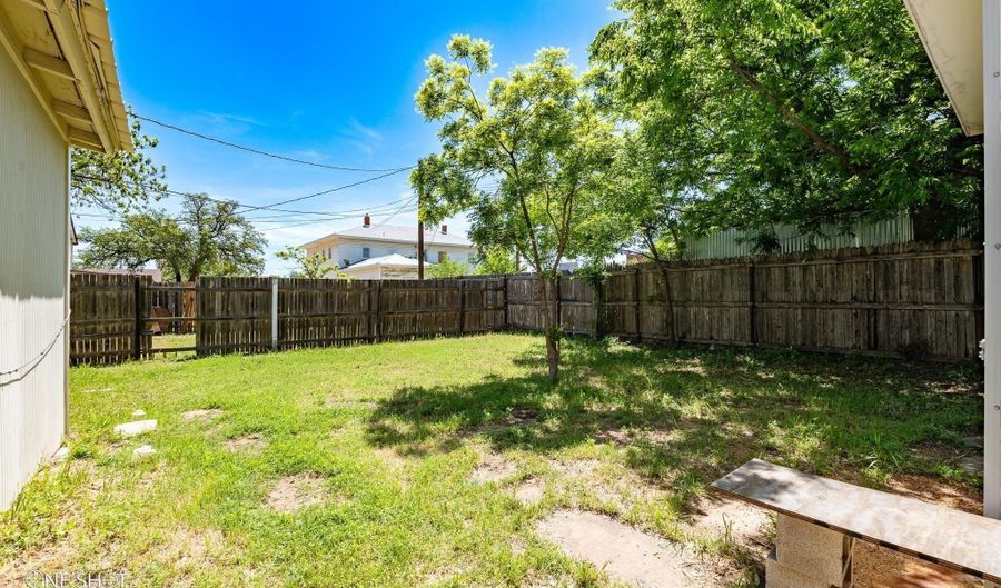 1711 N 3rd St, Abilene, TX 79603 - 3 Beds, 3 Bath