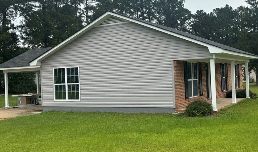 1000 E Gate Dr, Bainbridge, GA 39817 - 3 Beds, 2 Bath