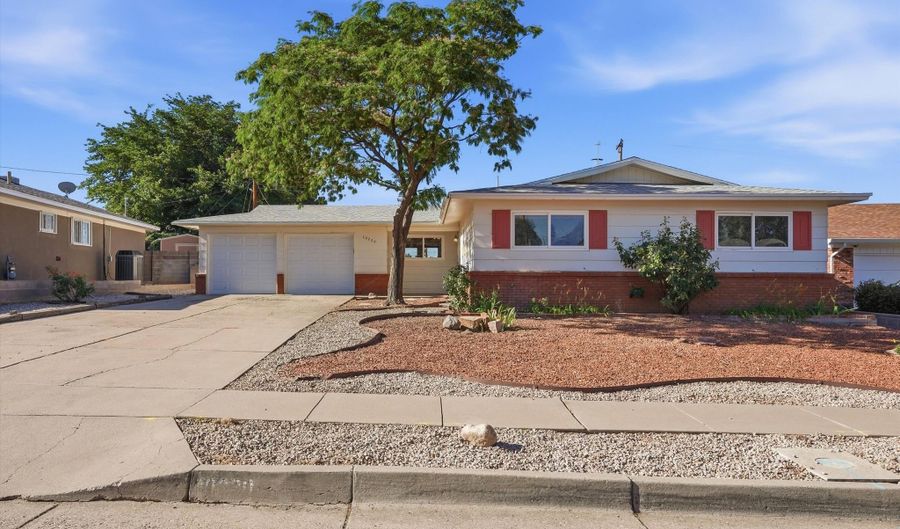 10220 San Gabriel Rd NE, Albuquerque, NM 87111 - 3 Beds, 2 Bath