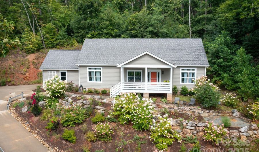 209 Patriots Dr, Asheville, NC 28805 - 3 Beds, 2 Bath