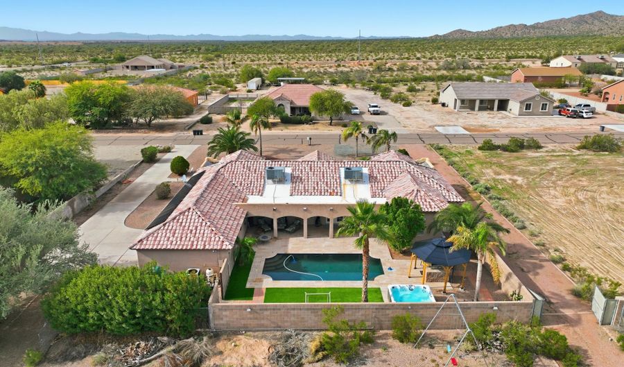 9777 N CHEMEHLEVI Dr, Casa Grande, AZ 85122 - 5 Beds, 2 Bath