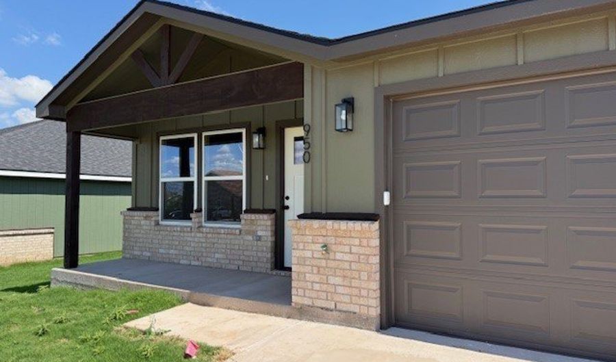 950 Minda St, Abilene, TX 79602 - 3 Beds, 2 Bath