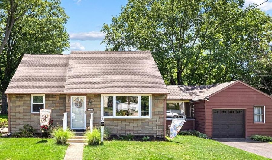 300 W 3RD Ave, Barrington, NJ 08007 - 4 Beds, 1 Bath