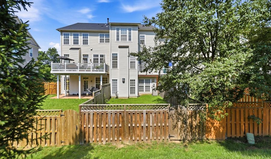 24652 SILTSTONE Sq, Aldie, VA 20105 - 3 Beds, 4 Bath