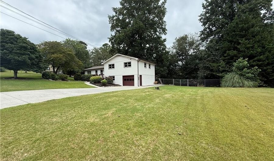 303 Council Blf, Woodstock, GA 30188 - 3 Beds, 2 Bath