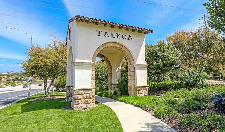 10 Via Zamora, San Clemente, CA 92673 - 3 Beds, 2 Bath