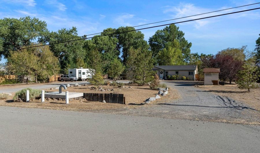 1075 Mesa Dr, Fernley, NV 89408 - 3 Beds, 2 Bath