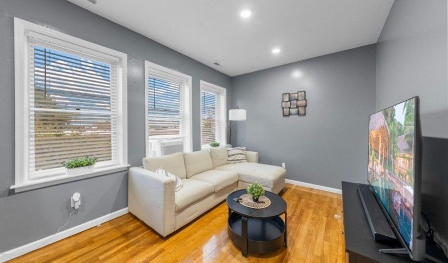1 Cedar Hill Ave, Belleville, NJ 07109 - 5 Beds, 3 Bath