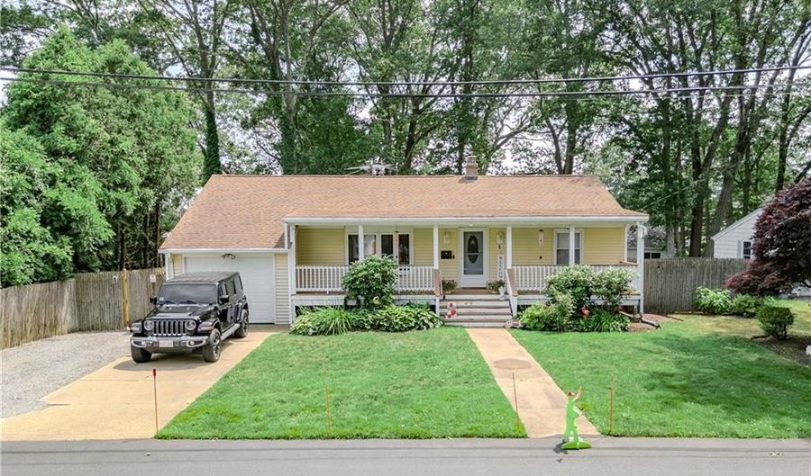 6 Jacksonia Dr, North Providence, RI 02911 - 3 Beds, 2 Bath