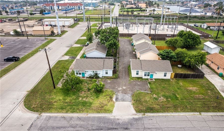 507 Arch St, Aransas Pass, TX 78336 - 18 Beds, 6 Bath