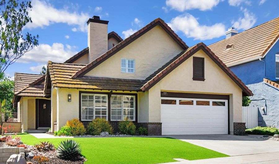 13957 Royal Melbourne Sq, San Diego, CA 92128 - 3 Beds, 2 Bath