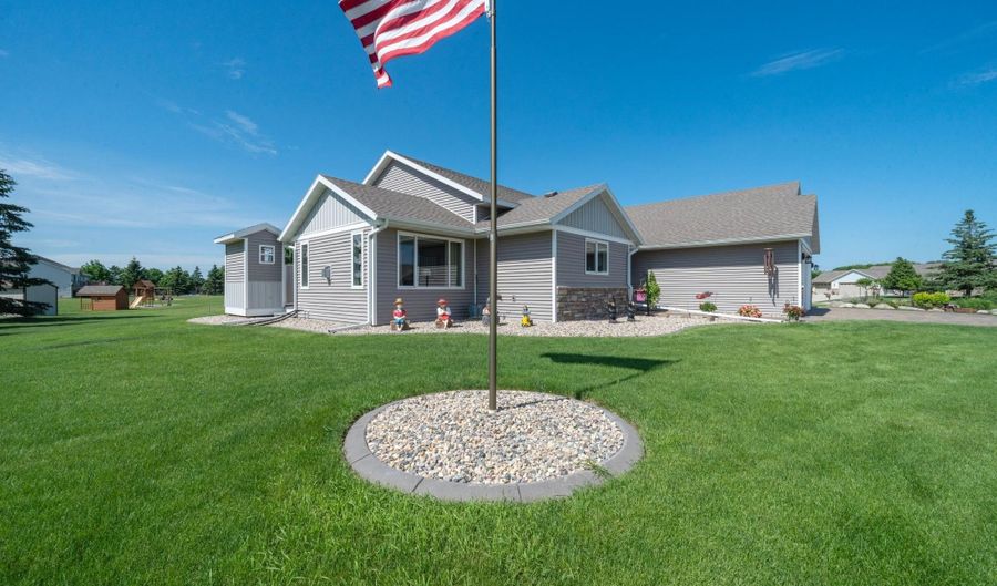 814 Curt Felt Dr, Alexandria, MN 56308 - 4 Beds, 4 Bath
