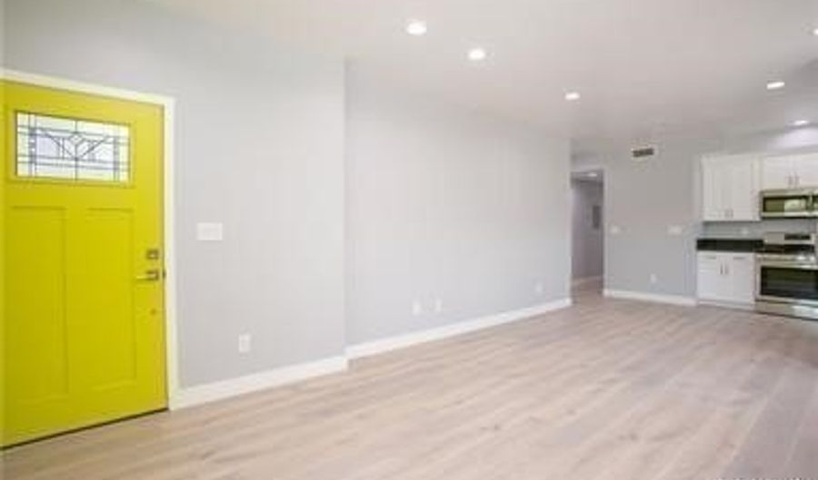 614 W 85th St 1/2, Los Angeles, CA 90044 - 4 Beds, 2 Bath