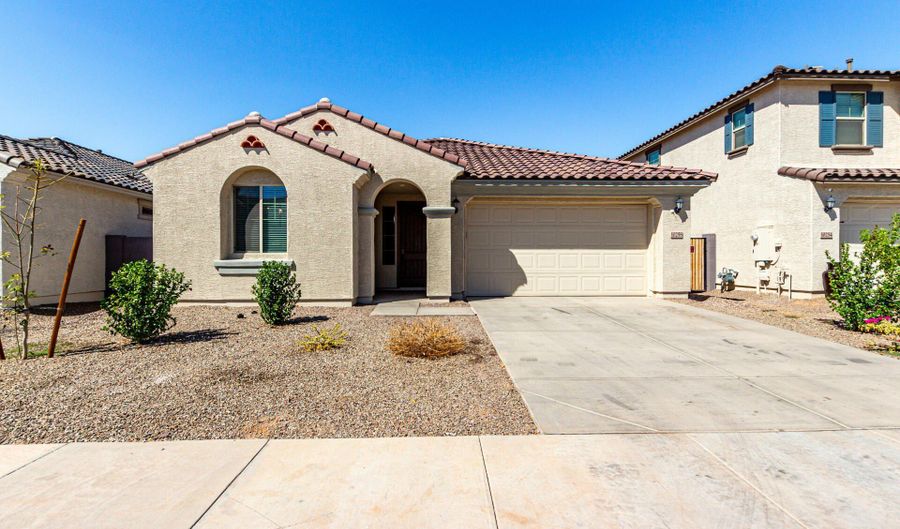 10258 W PICCADILLY Rd, Avondale, AZ 85392 - 4 Beds, 3 Bath