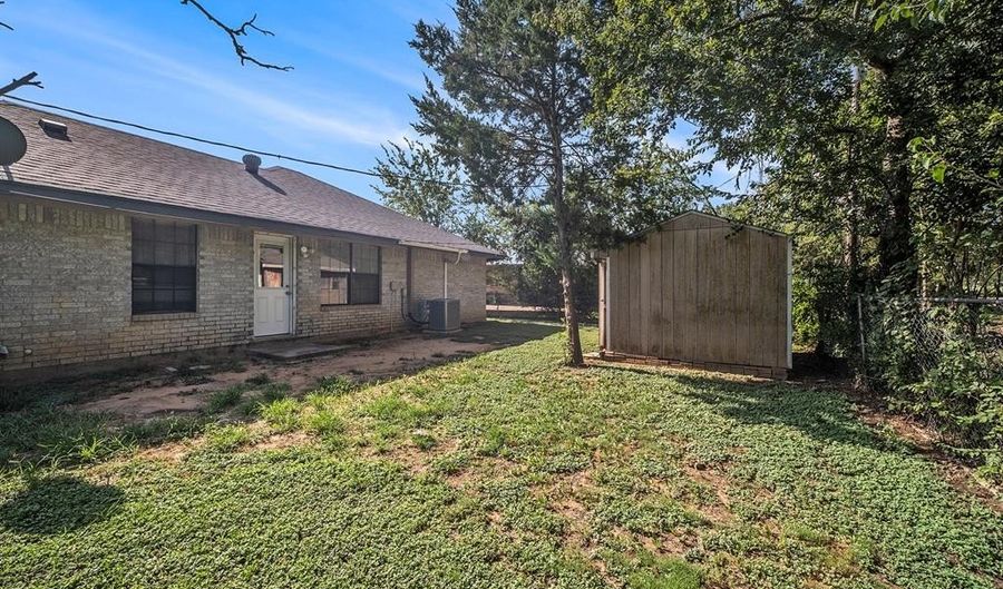 516 Heather Ln, Keene, TX 76059 - 3 Beds, 1 Bath