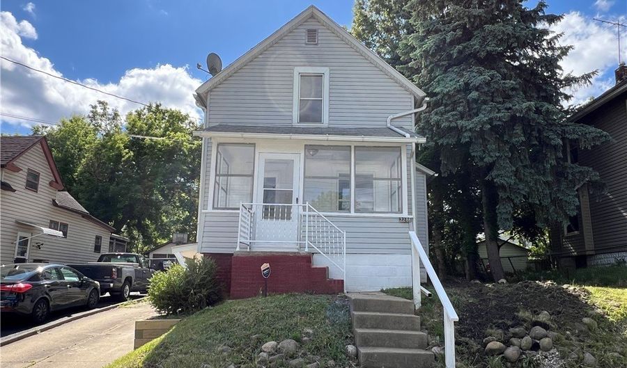 2286 6th St SW, Akron, OH 44314 - 2 Beds, 1 Bath