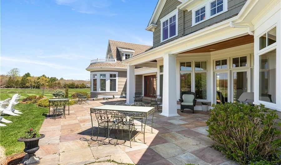 1 Gerald's Farm Dr, Exeter, RI 02822 - 5 Beds, 6 Bath