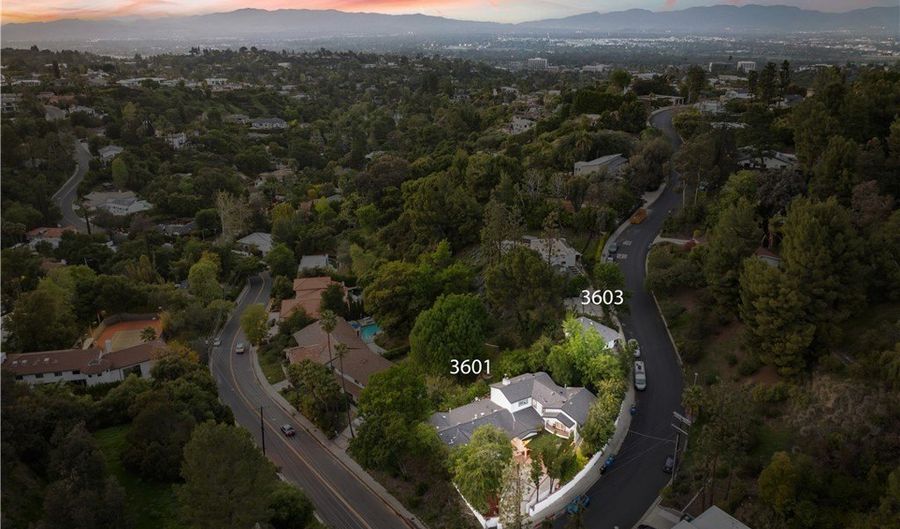 3601 Dellvale Pl, Encino, CA 91436 - 7 Beds, 7 Bath