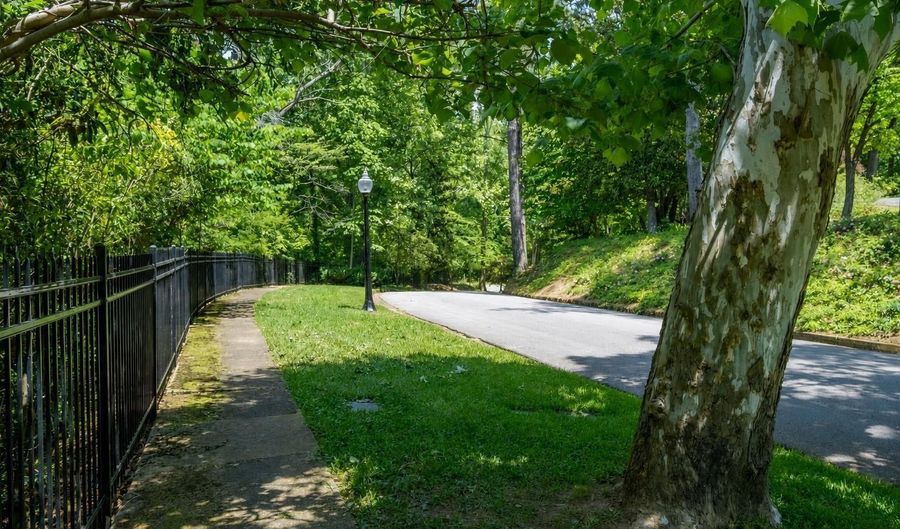 33 SUNSET Dr, Anniston, AL 36207 - 4 Beds, 2 Bath