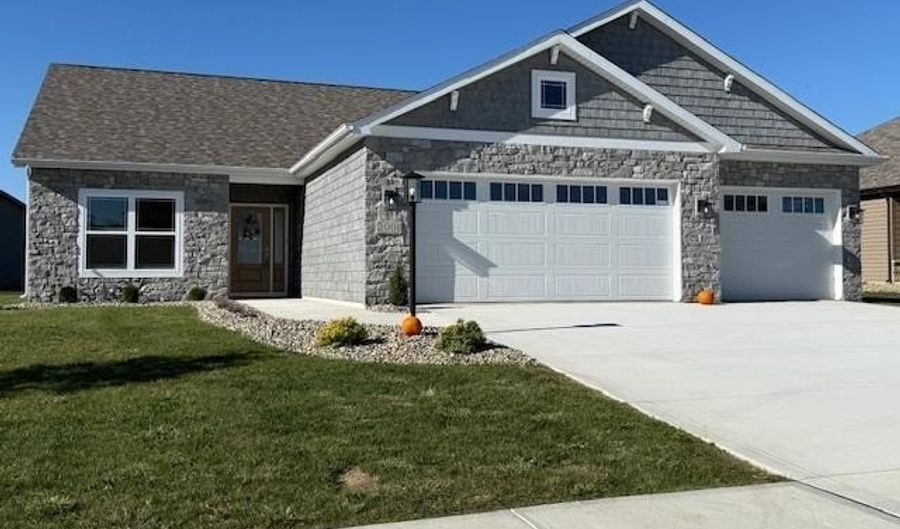 2001 Bogey Ct, Auburn, IN 46706 - 3 Beds, 2 Bath