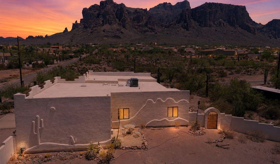 5370 E BELL St, Apache Junction, AZ 85119 - 3 Beds, 3 Bath