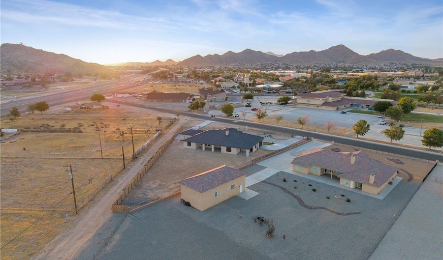 20721 Standing Rock, Apple Valley, CA 92307 - 5 Beds, 4 Bath