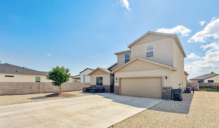 3813 Saguaro Dr, Carlsbad, NM 88220 - 4 Beds, 3 Bath