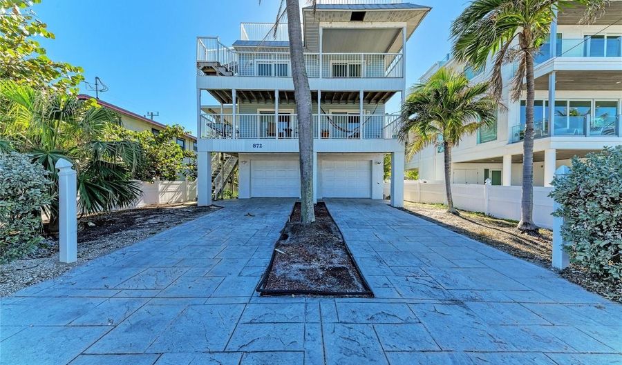 872 N SHORE Dr, Anna Maria, FL 34216 - 4 Beds, 2 Bath