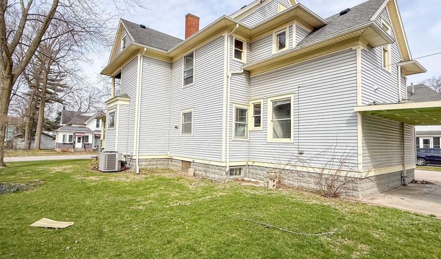 306 N Orange St, Albion, IN 46701 - 4 Beds, 2 Bath