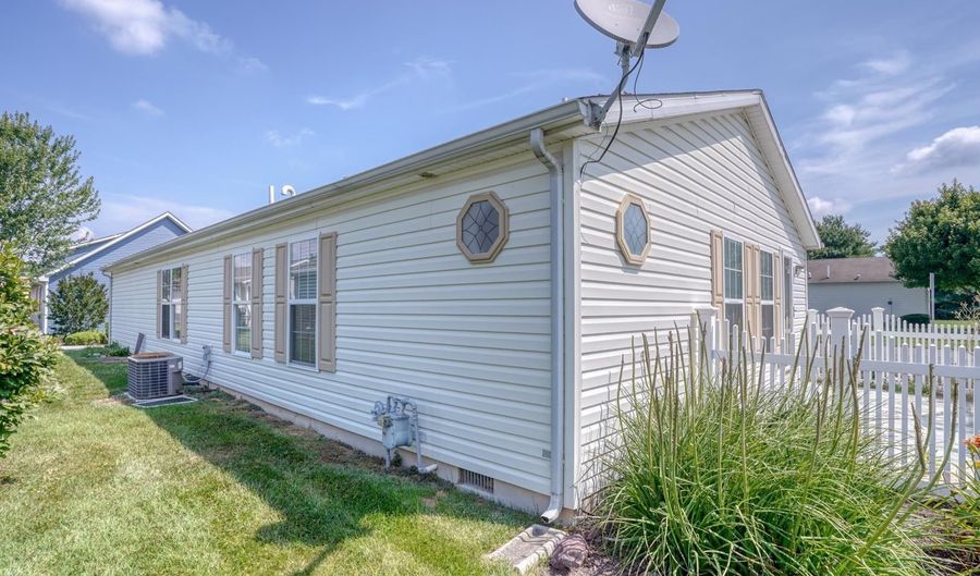152 SALT CREEK Dr, Dover, DE 19901 - 2 Beds, 2 Bath