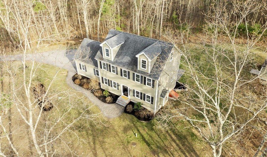 149 Long Hill Rd, Bolton, MA 01740 - 4 Beds, 3 Bath