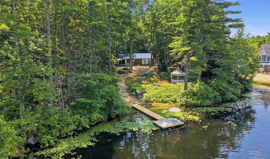 4 Clark Island Rd, Amherst, NH 03031 - 3 Beds, 2 Bath