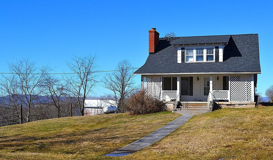 5106 Pine Grove Rd, Ballard, WV 24918 - 3 Beds, 1 Bath