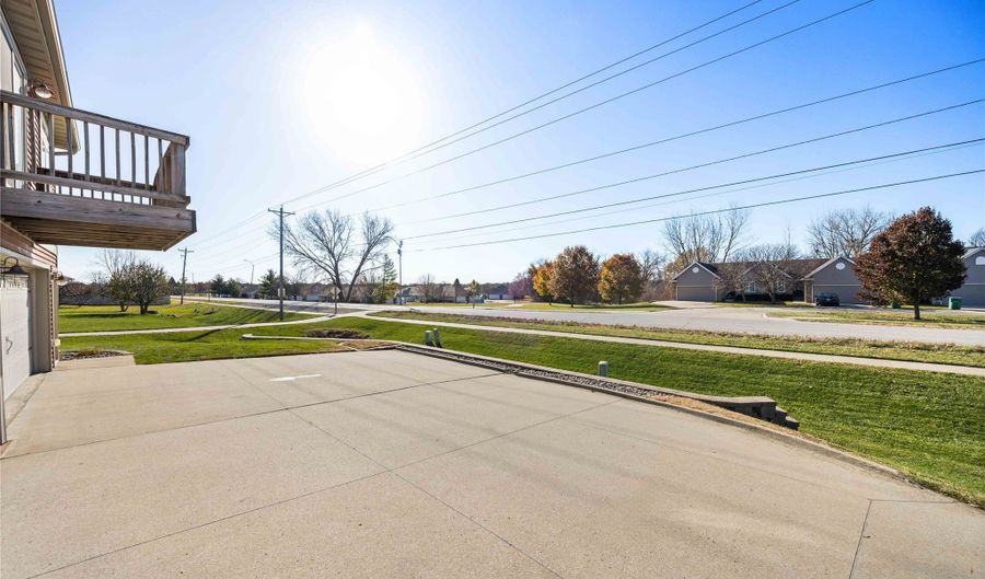 2115 SW Sugarberry Ct, Ankeny, IA 50023 - 3 Beds, 2 Bath