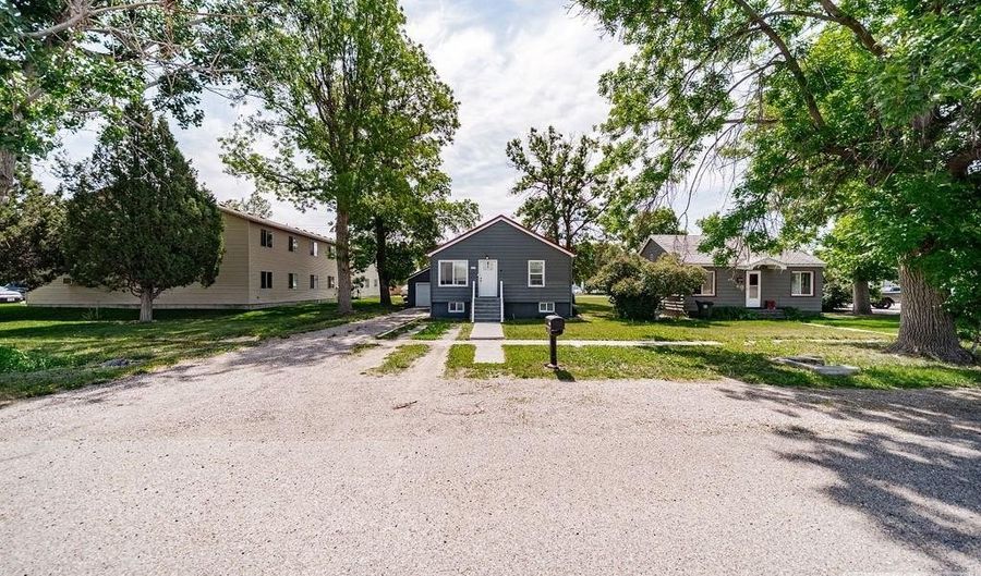 462 NE Main St, Blackfoot, ID 83221 - 4 Beds, 2 Bath