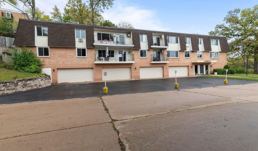 10 GREEN BAY Ct 105, Appleton, WI 54911 - 3 Beds, 2 Bath