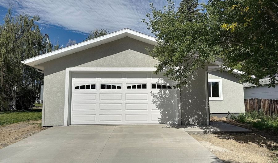 253 N Carrington Ave, Buffalo, WY 82834 - 3 Beds, 2 Bath