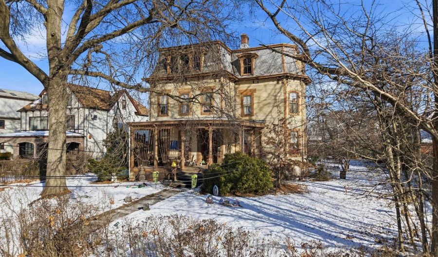 100 BROADWAY, Bayonne, NJ 07002 - 8 Beds, 2 Bath