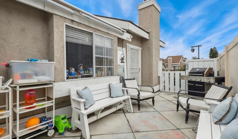 344 Riverview Way, Oceanside, CA 92057 - 2 Beds, 2 Bath
