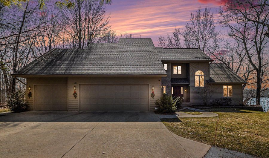 3834 118th Ave, Allegan, MI 49010 - 3 Beds, 4 Bath