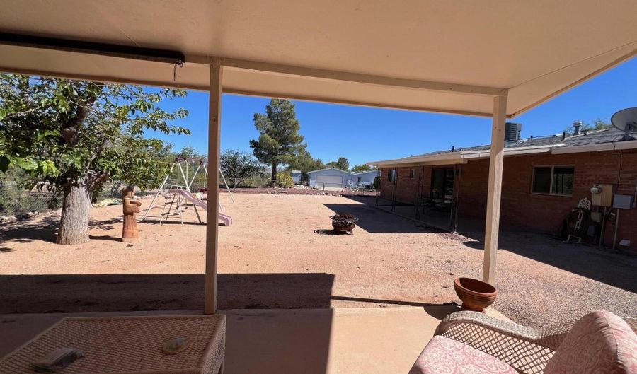 254 W La Cuesta Dr, Benson, AZ 85602 - 3 Beds, 2 Bath