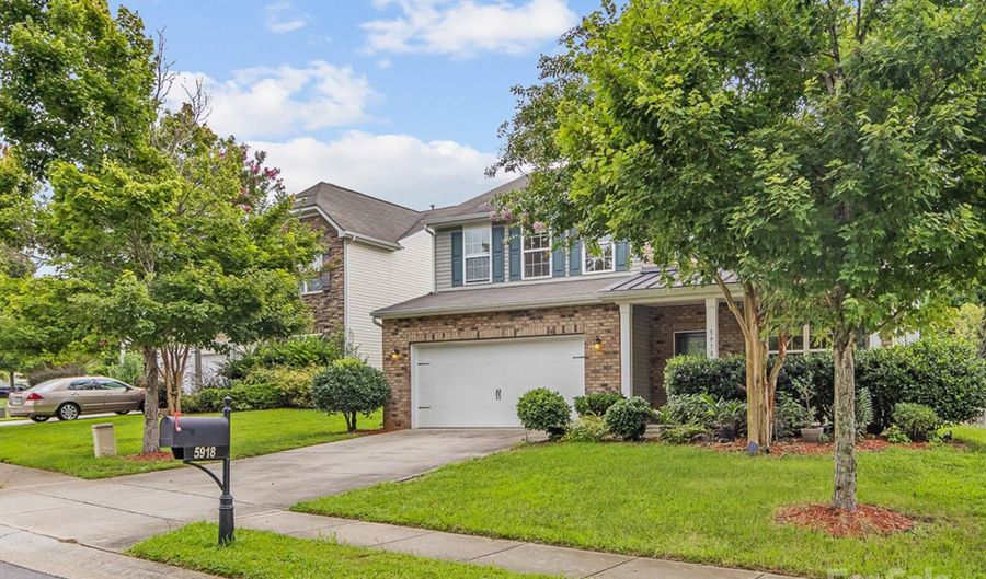 5918 Kelyn Hills Dr, Charlotte, NC 28278 - 4 Beds, 3 Bath