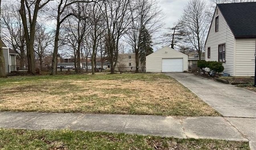 1275 University Ave, Adrian, MI 49221 - 3 Beds, 2 Bath