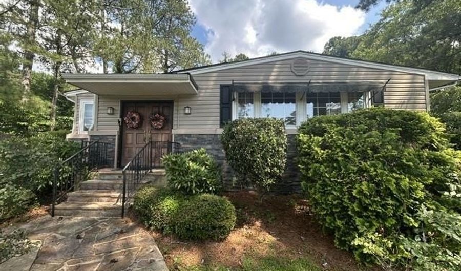 841 COLEMAN Dr, Anniston, AL 36207 - 3 Beds, 3 Bath