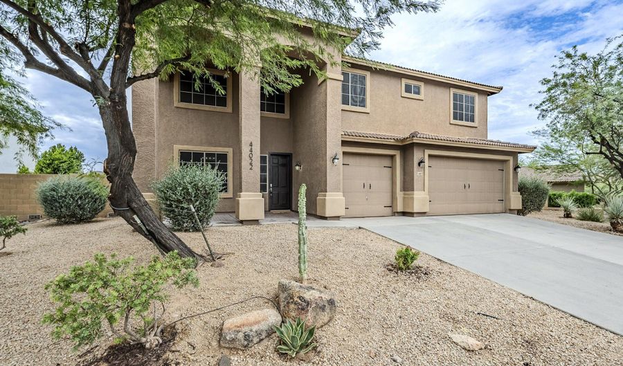 44022 N 43RD Dr, Anthem, AZ 85087 - 5 Beds, 4 Bath